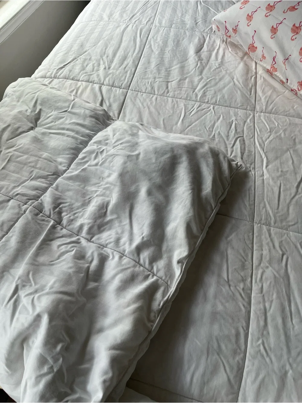 Real Simple White comforter only w/ Flaws
